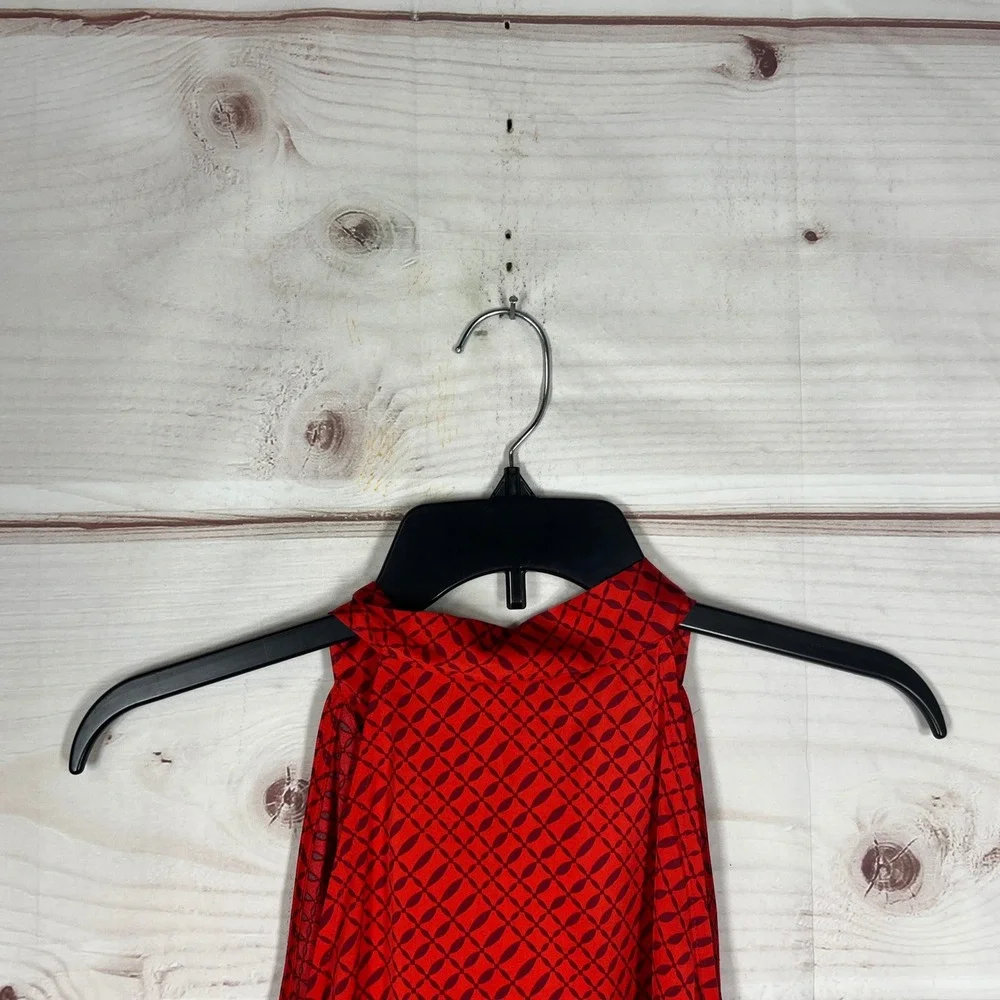 ON‎ 34TH Satin Top Women Medium Red Geometric Pussybow Neck Sleeveless Pullover